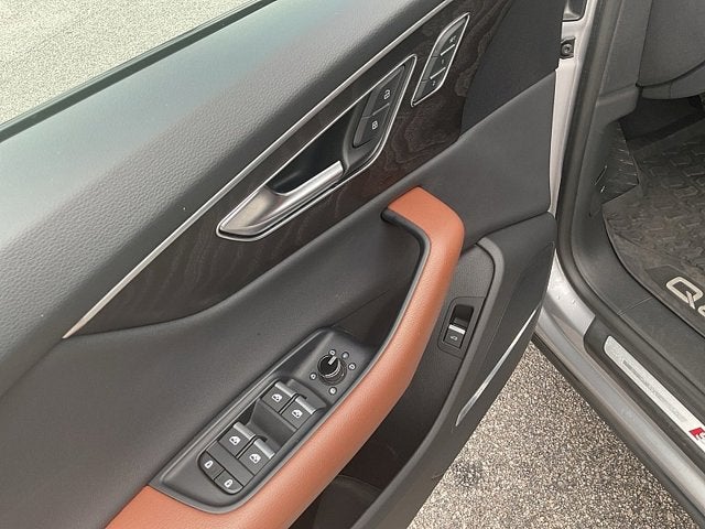 2022 Audi Q8 Premium Plus