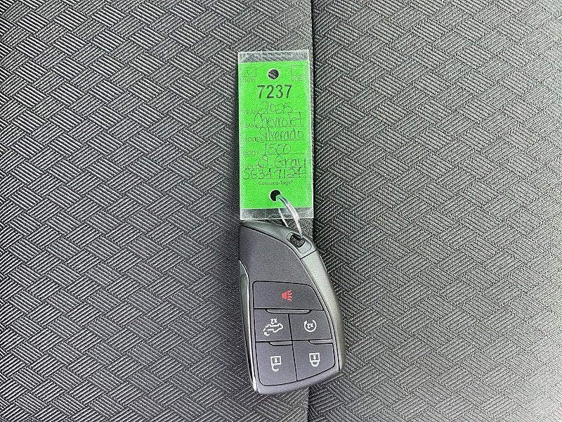 2025 Chevrolet Silverado 1500 Custom