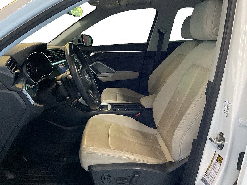 2023 Audi Q3 S line Premium