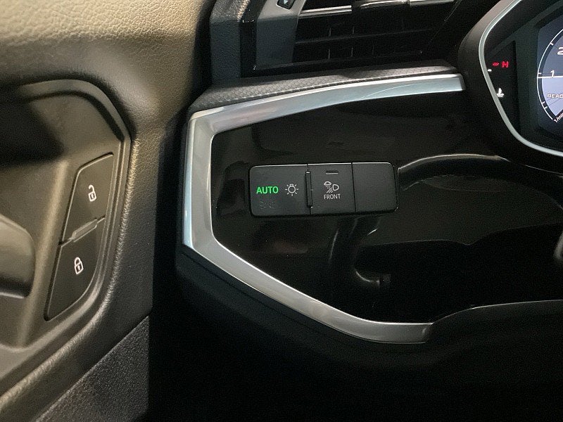 2023 Audi Q3 S line Premium